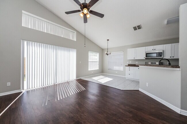 2262 Mallard Creek Cir in Kissimmee, FL - Building Photo - Building Photo