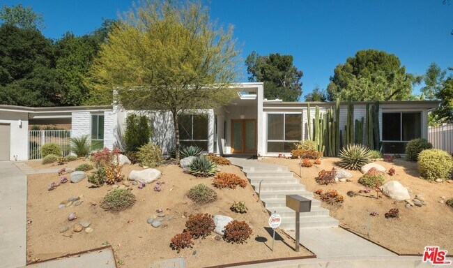 4207 Michelangelo Ave in Los Angeles, CA - Building Photo - Building Photo