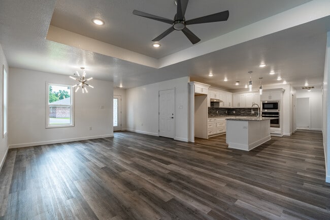 Oak Tree Manor Duplexes in Jonesboro, AR - Foto de edificio - Interior Photo