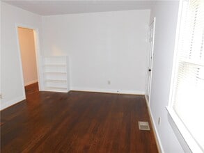 219 Parkview Dr SE in Marietta, GA - Building Photo - Building Photo