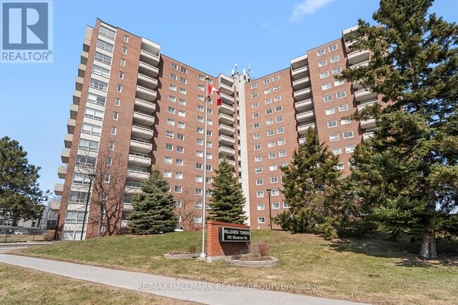 property at 915-1915 Elmsmere Rd