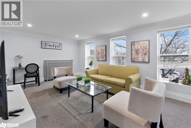 5858 Ferry St in Niagara Falls, ON - Building Photo - Building Photo