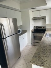 8 SE 19th Ave in Pompano Beach, FL - Foto de edificio - Building Photo