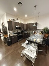 415 New York Ave, Unit 2D in Huntington, NY - Building Photo - Building Photo