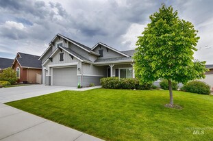 1115 W Olds River Dr in Meridian, ID - Building Photo