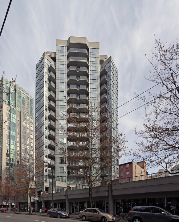 746 Davie St in Vancouver, BC - Building Photo