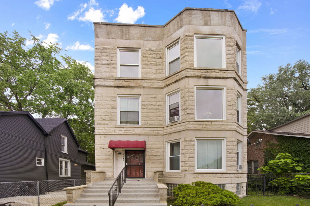 6729 S St Lawrence Ave in Chicago, IL - Building Photo