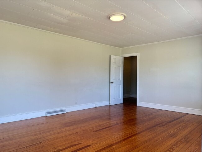 1122 E Fairfield Rd in High Point, NC - Building Photo - Building Photo