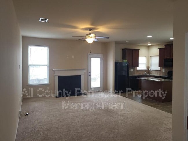 5867 San Gabriel Ln in Atlanta, GA - Building Photo - Building Photo