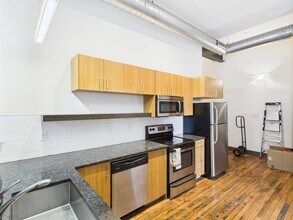 1322 W Broad St in Richmond, VA - Building Photo - Building Photo