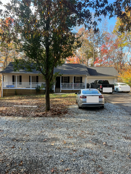 162 Sleepy Hollow Rd in Dahlonega, GA - Building Photo