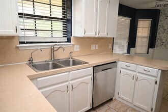 1206 Amherst St in Burkburnett, TX - Building Photo - Building Photo