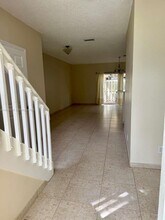 16111 Emerald Cove Rd in Weston, FL - Building Photo - Building Photo