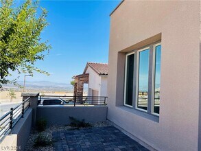 11725 Falcon Gorge Ave in Las Vegas, NV - Building Photo - Building Photo
