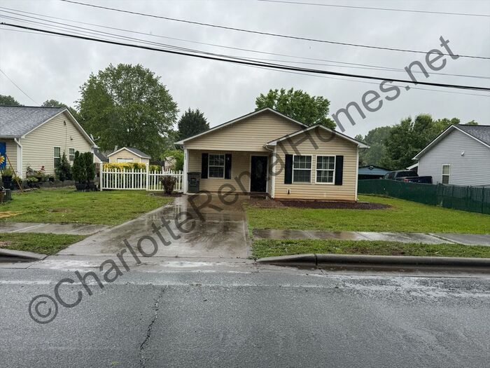 245 Evans St NW in Concord, NC - Building Photo