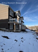 24 Spg Crk Pt SW in Calgary, AB - Building Photo - Building Photo