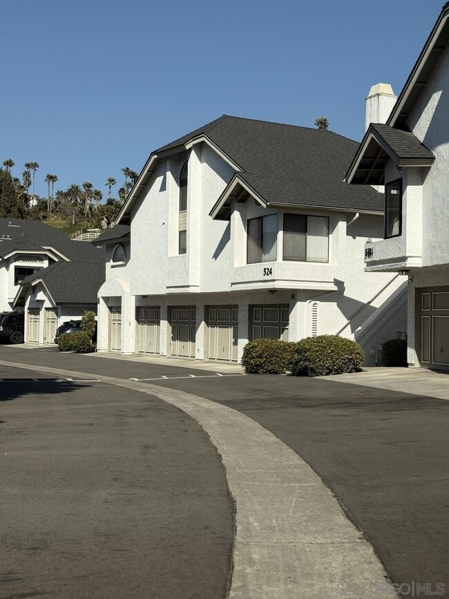 property at 524 Via De La Valle