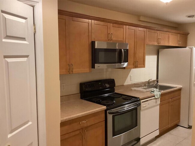2 Debron Ct in Centereach, NY - Building Photo - Building Photo