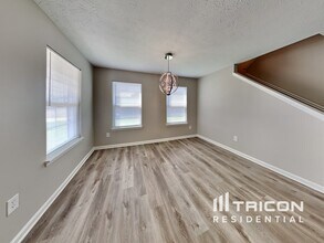 214 Longleaf Ln in Greenfield, IN - Building Photo - Building Photo