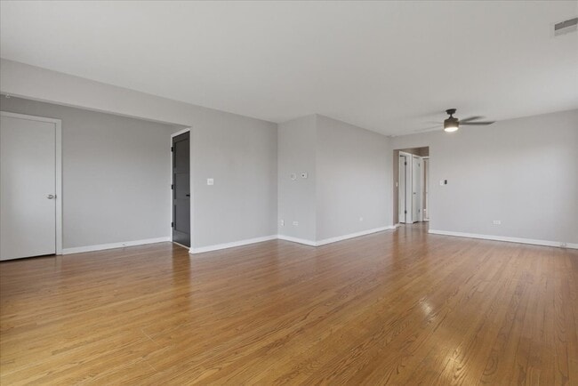 3018 N Whipple St in Chicago, IL - Foto de edificio - Building Photo