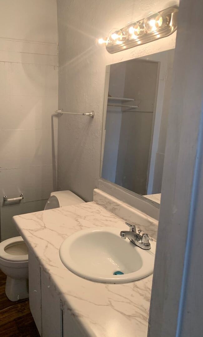 property at 1902 Traffic St