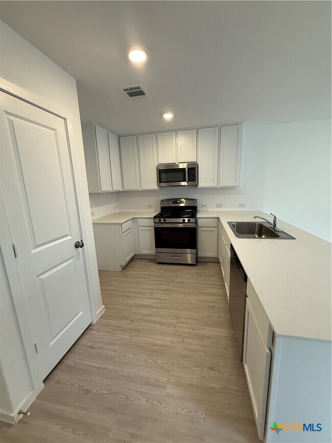 3230 Mound Rdg in New Braunfels, TX - Building Photo - Building Photo