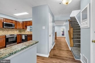 20529 Lowfield Dr in Germantown, MD - Building Photo - Building Photo