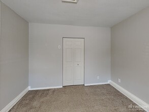 6333 Village Club in San Antonio, TX - Foto de edificio - Building Photo
