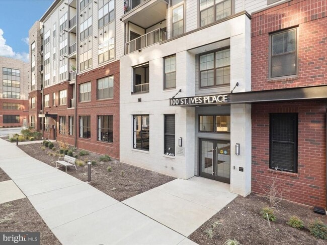 100 St Ives Pl in Oxon Hill, MD - Building Photo - Building Photo