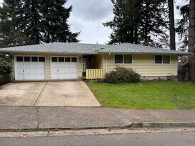 3392 Onyx Pl in Eugene, OR - Building Photo