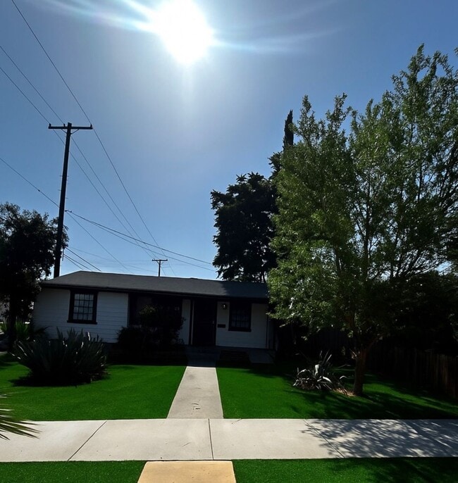 1115 S Washburn Ave