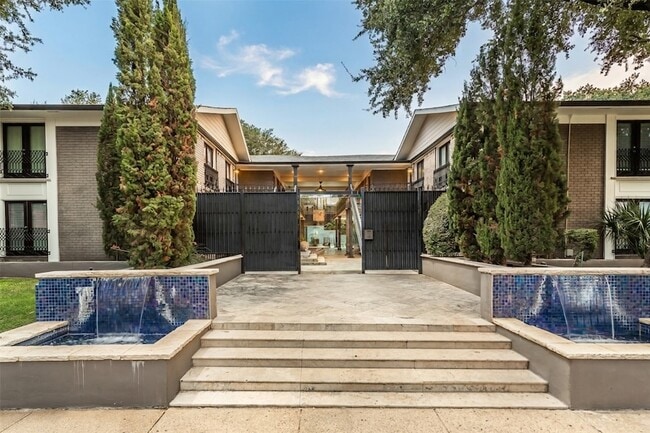 property at 10205 Regal Oaks Dr