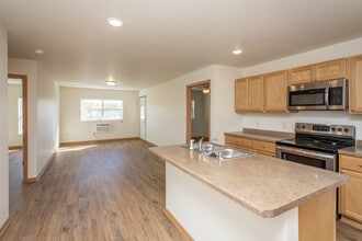 City Station in River Falls, WI - Foto de edificio - Interior Photo