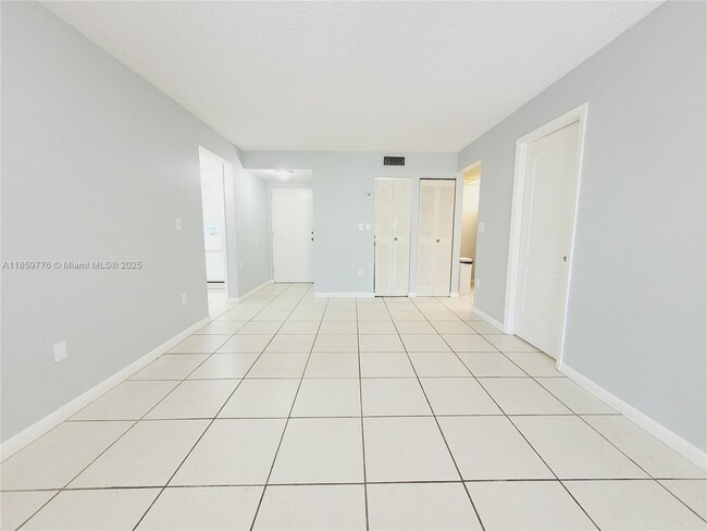 3611 SW 117th Ave in Miami, FL - Building Photo - Building Photo