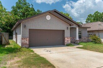2239 Tom St in Navarre, FL - Building Photo - Building Photo