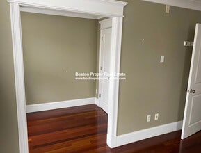 632 E Broadway, Unit 4 in Boston, MA - Foto de edificio - Building Photo