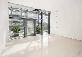 100 11th Ave in New York, NY - Building Photo - Building Photo