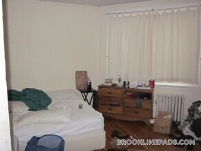 72 Egmont St in Brookline, MA - Building Photo - Building Photo