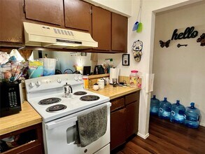 410 Bryan St, Unit 10 in Denton, TX - Building Photo - Building Photo