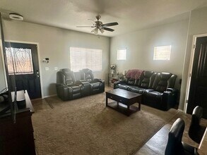 2010 O'Neal Cir in Pueblo, CO - Foto de edificio - Building Photo