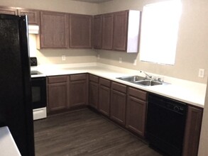 1436 Lauren Dr in Burleson, TX - Building Photo - Building Photo