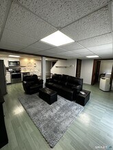 65 Hard Hill Rd in Woodbury, CT - Foto de edificio - Building Photo