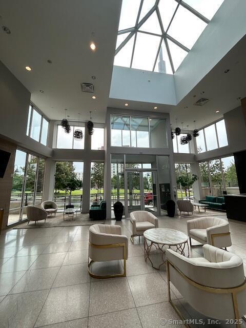 301 Commons Park S in Stamford, CT - Building Photo - Building Photo