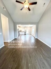 1034 Echo Rdg Rd in Columbia, TN - Foto de edificio - Building Photo