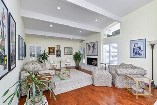 22903 De Kalb Dr in Calabasas, CA - Building Photo