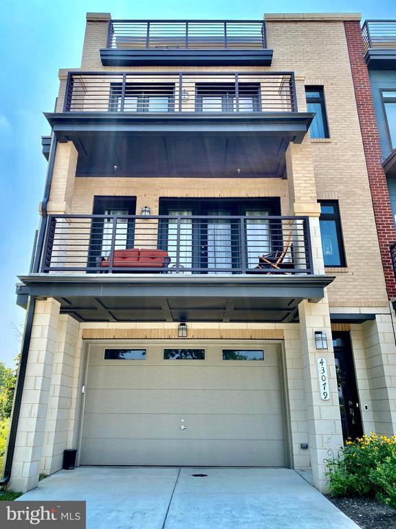 property at 43079 Track Bed Terrace