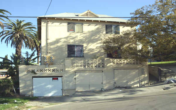 2023-2027 1/2 Bellevue Ave in Los Angeles, CA - Building Photo