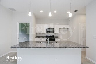 3462 Worthington Ave in North Port, FL - Foto de edificio - Building Photo