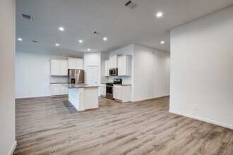 1225 Antelope Passing Dr in Montgomery, TX - Building Photo - Building Photo