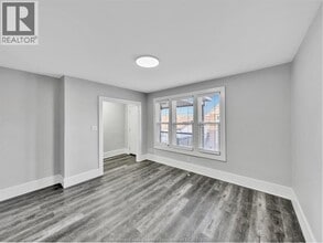 277 Rankin Ave in Windsor, ON - Foto de edificio - Building Photo